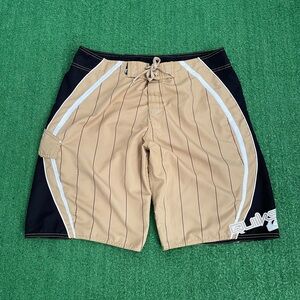 Vintage Y2K Quiksilver Board Shorts Size 35